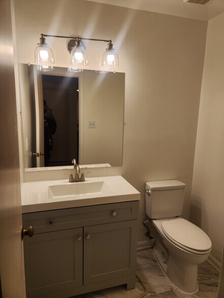 Building Photo - 7713 Bristol Square Ct