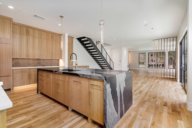 Building Photo - 4203 Normandy Ave