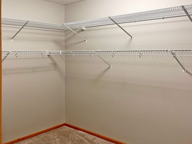 Building Photo - Upscale Townhome with Large Office-Loft, 3 Baths, 2-Car Attached Garage, Quartz Countertops and M...