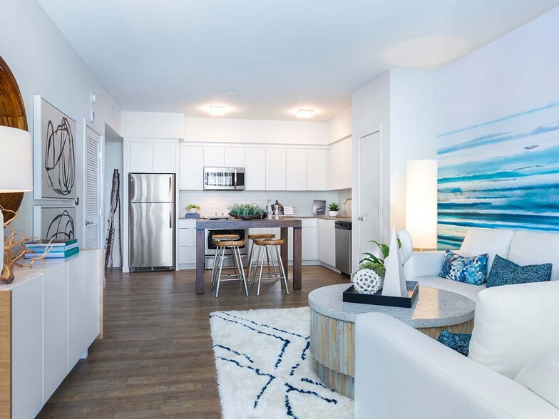 Building Photo - The Rey