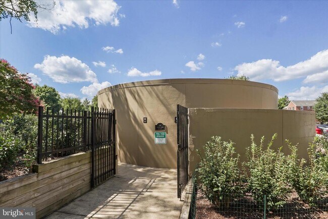 Building Photo - 6622 10th St