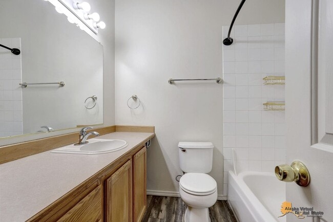 Building Photo - 1105 W 34th Ave