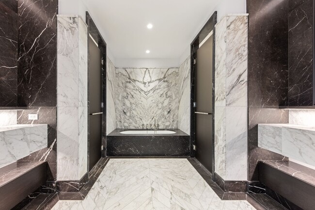 Building Photo - 500 W 18th St