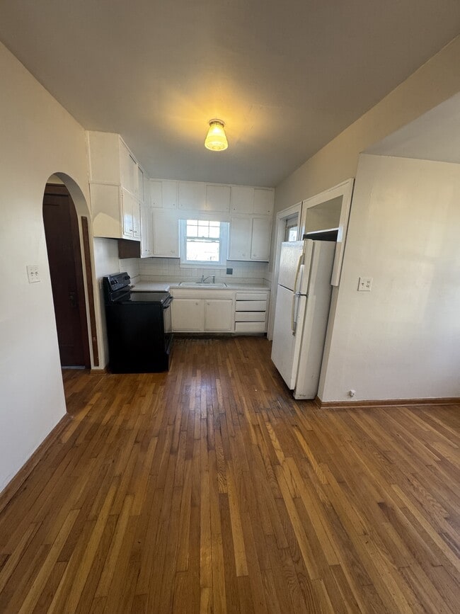 Building Photo - 1620 SW Topeka Blvd