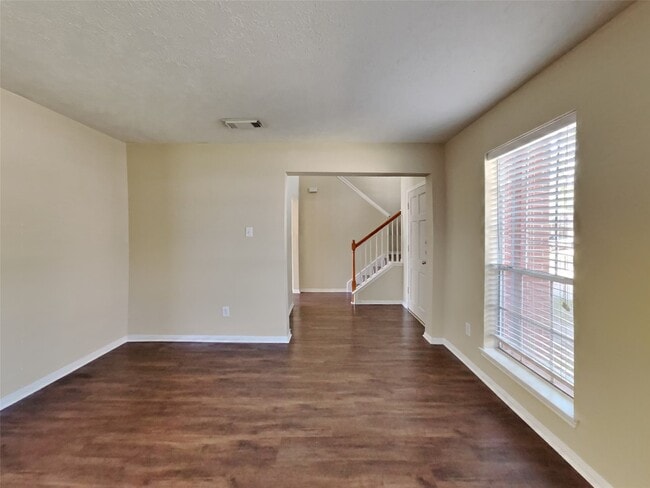 Building Photo - 2908 Cambridge Circus