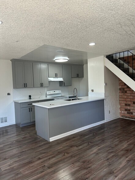 Building Photo - 2241 Partridge Way