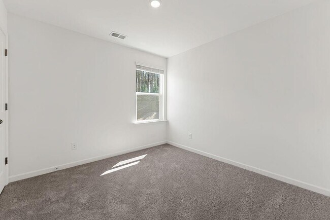 Building Photo - 103 Dewitt Dr