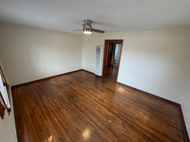 Building Photo - 1411 S Ong St