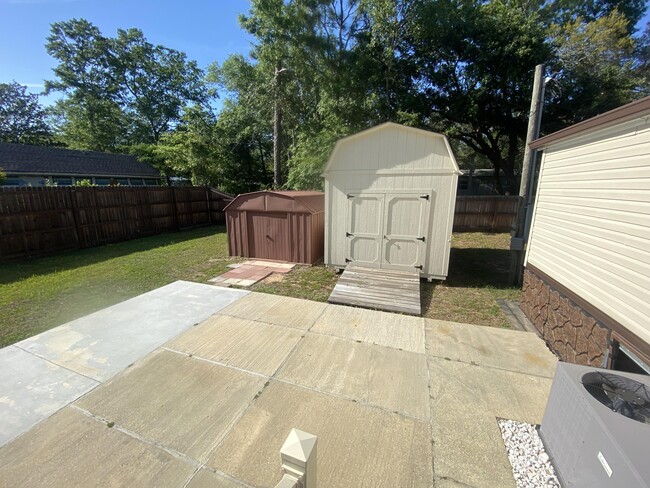 Building Photo - 3029 Crittenden Dr