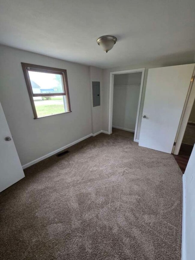 Building Photo - Cozy 3bd/2bth
