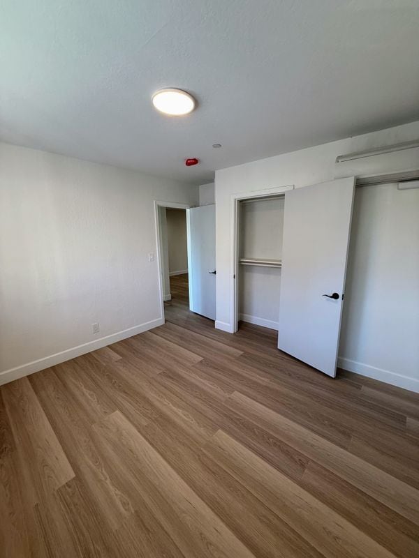Building Photo - 318 3rd Ln