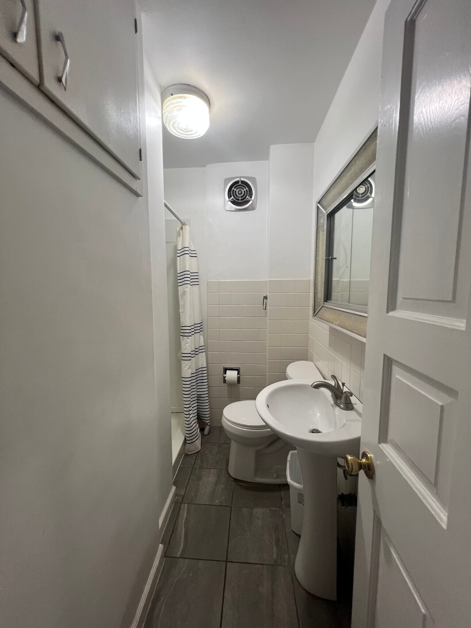 Main floor bathroom - 1405 W Barker Ave