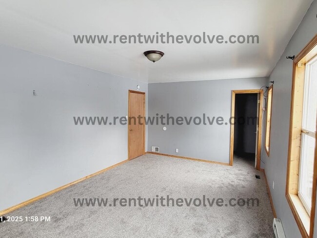 Building Photo - 337 S Indiana St