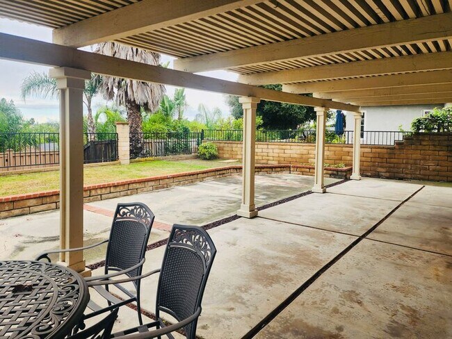 Building Photo - 23581 Via Calzada