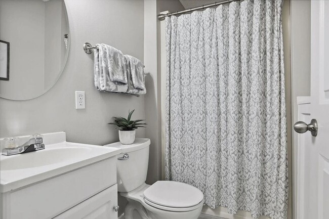 Building Photo - Gorgeous 4 Bedroom in Desirable Mahtomedi ...