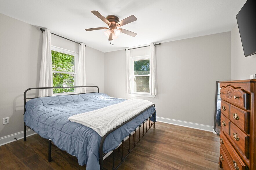 Building Photo - 23705 Walker South Rd