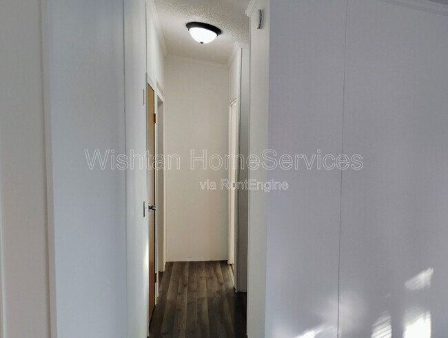 Building Photo - 120 Evergreen St