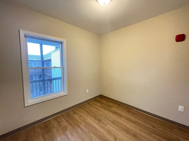 Building Photo - 463 Beech St