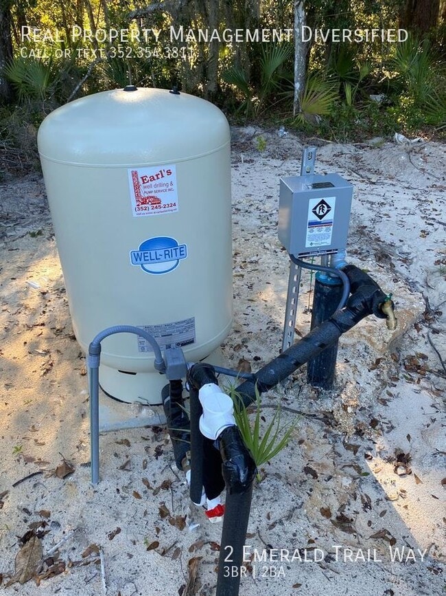 Building Photo - 2 Emerald Trail