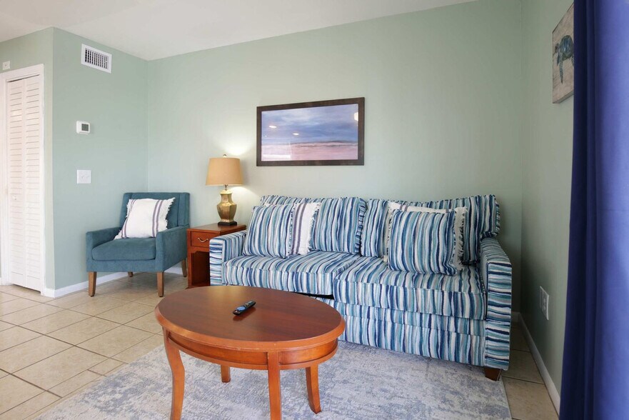 Primary Photo - 608 Carolina Beach Ave S