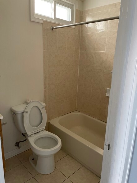 Building Photo - 2240 Penrose Ave