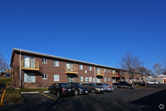 Primary Photo - Meramec Pointe Apartments