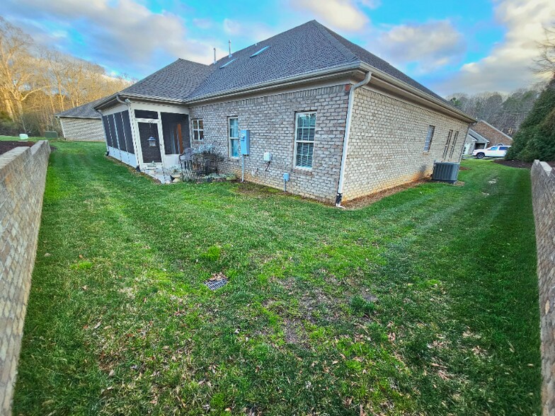 Building Photo - 261 Wrenwood Ct