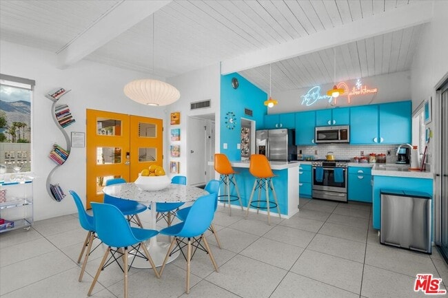 Building Photo - 610 S Compdre Rd