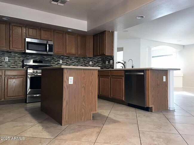 Building Photo - 6406 W El Cortez Pl
