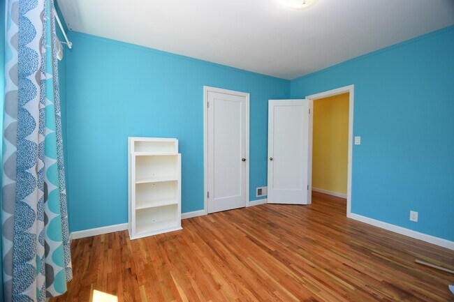 Building Photo - 10744 SE 29th Ave