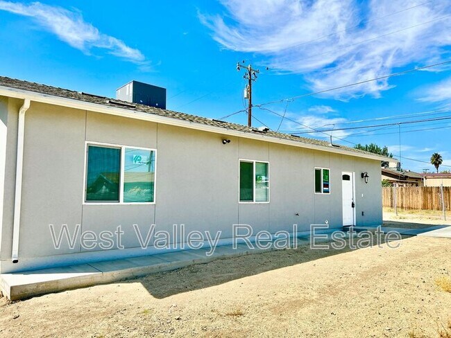 Building Photo - 307 Jackson St