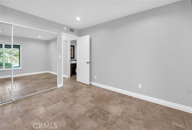 Building Photo - 4642 Poe Ave