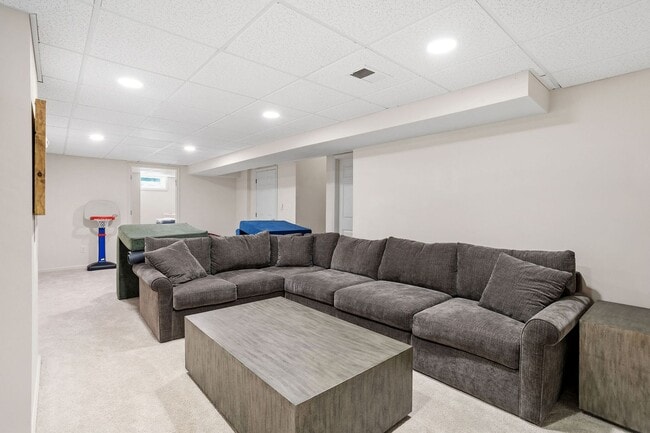 Building Photo - 3 Bd / 2.5 Bth Council Rock Townhome