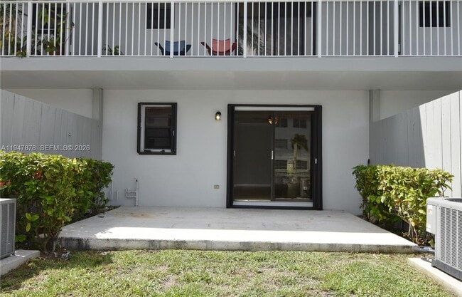 Building Photo - 1401 NE 53rd St