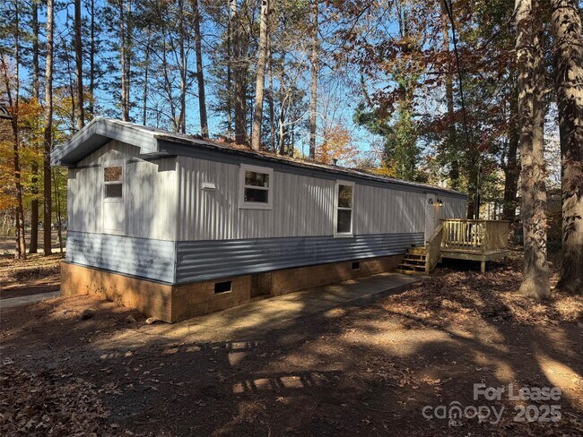 Building Photo - 161 Longbranch Rd