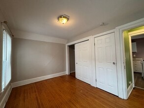 Building Photo - 106 Griffith-VR