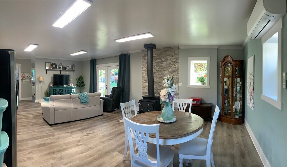 Building Photo - 8897 Williams Hwy