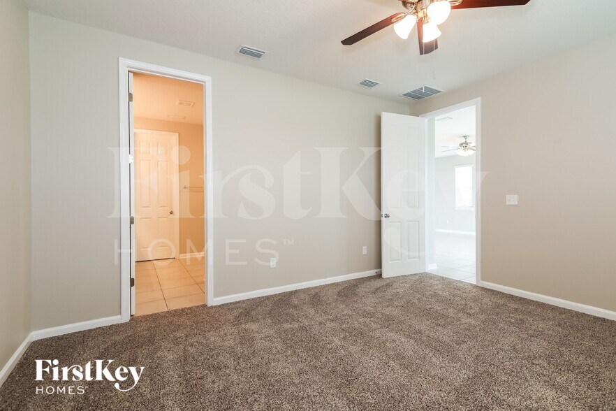 Building Photo - 1503 Tropical Pine Cove