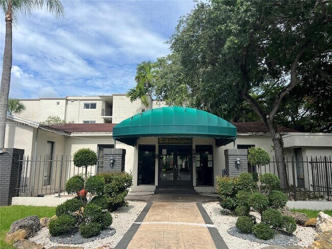 Building Photo - 6886 N Kendall Dr