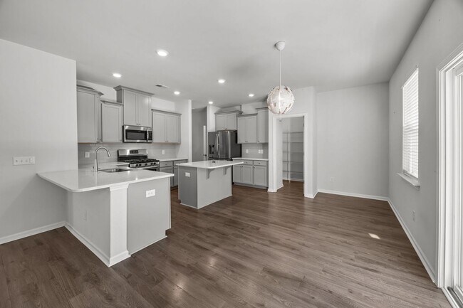 Building Photo - Beautiful Rental in Coosaw Preserve