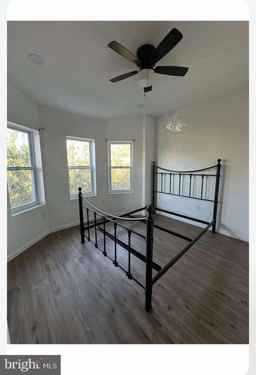 Building Photo - 5320 Kershaw St