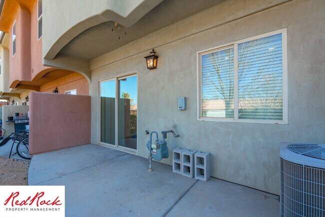 Building Photo - 2075 S Sir Monte Dr