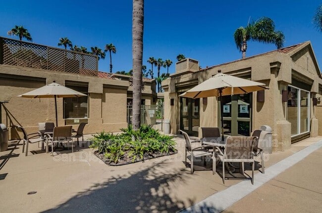 Building Photo - 7405 Charmant Dr