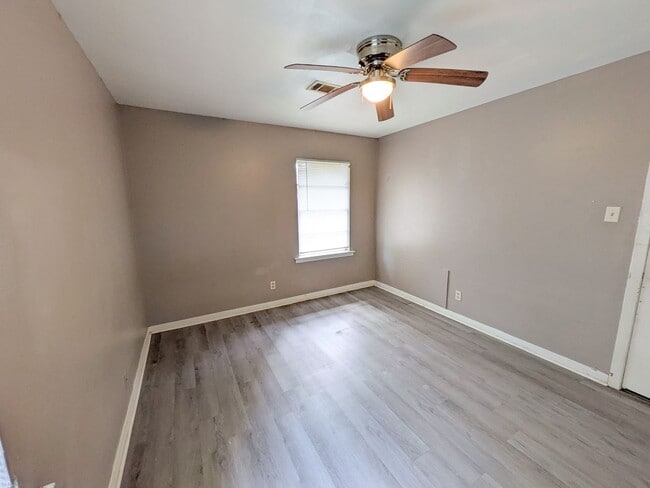 Building Photo - 436 Gardenia Ave