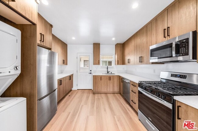 Building Photo - 1258 Mariposa St