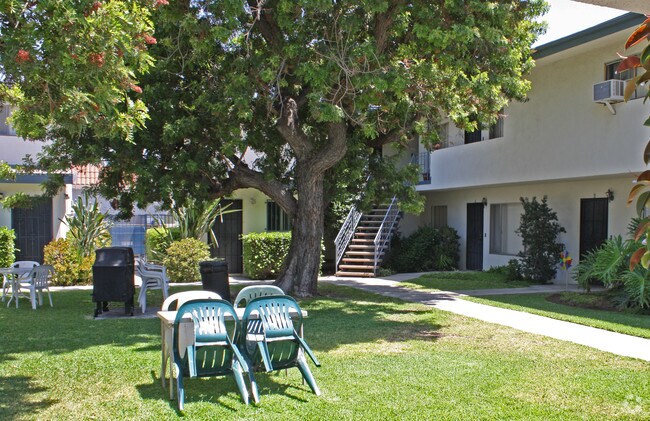 Building Photo - Center Street Apartments