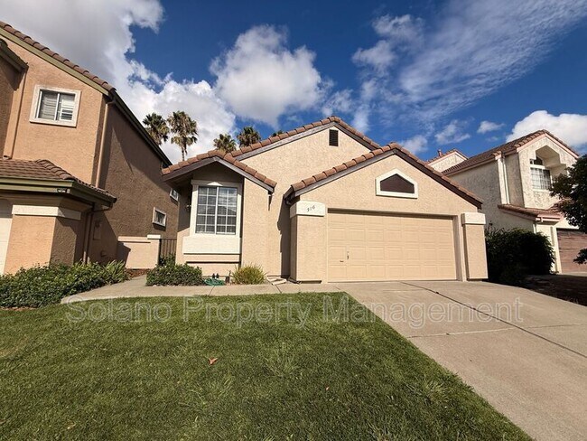 Primary Photo - 316 Stamper Cir