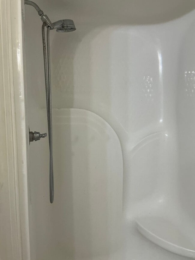 Building Photo - Beautiful Home!