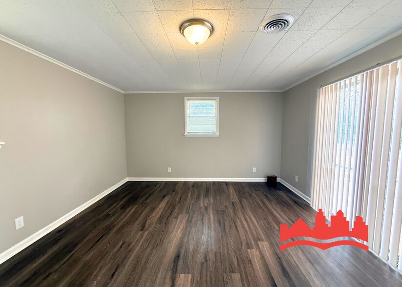 Building Photo - 142 Jeanne Dr