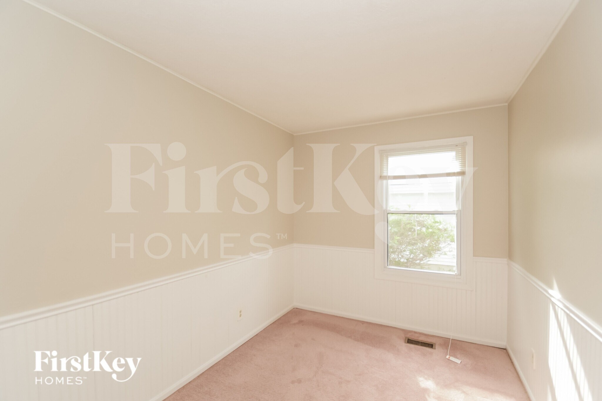 Building Photo - 5691 Dobbs Ferry Dr